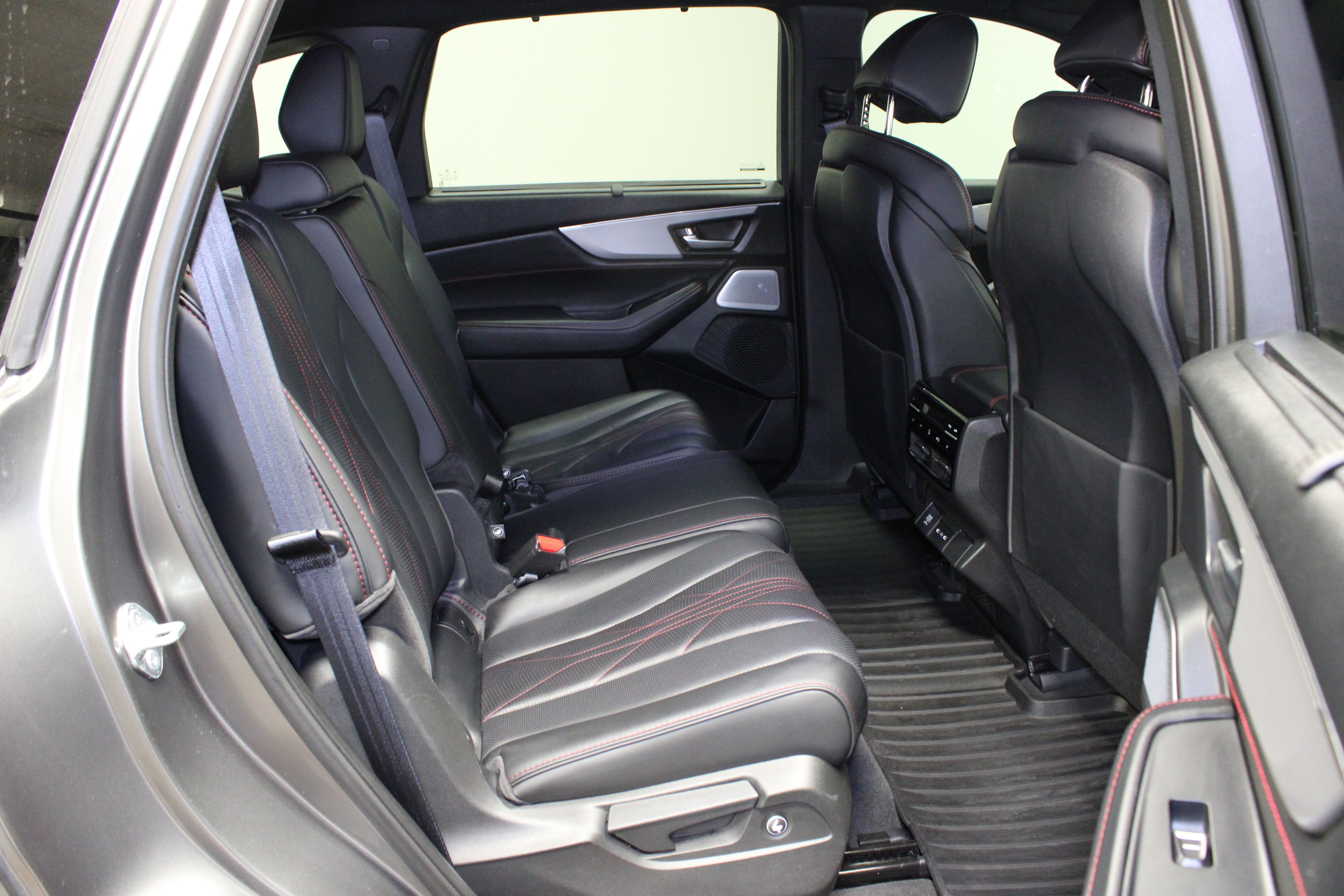 Used 2025 Acura MDX A-Spec AWD/4WD image 16
