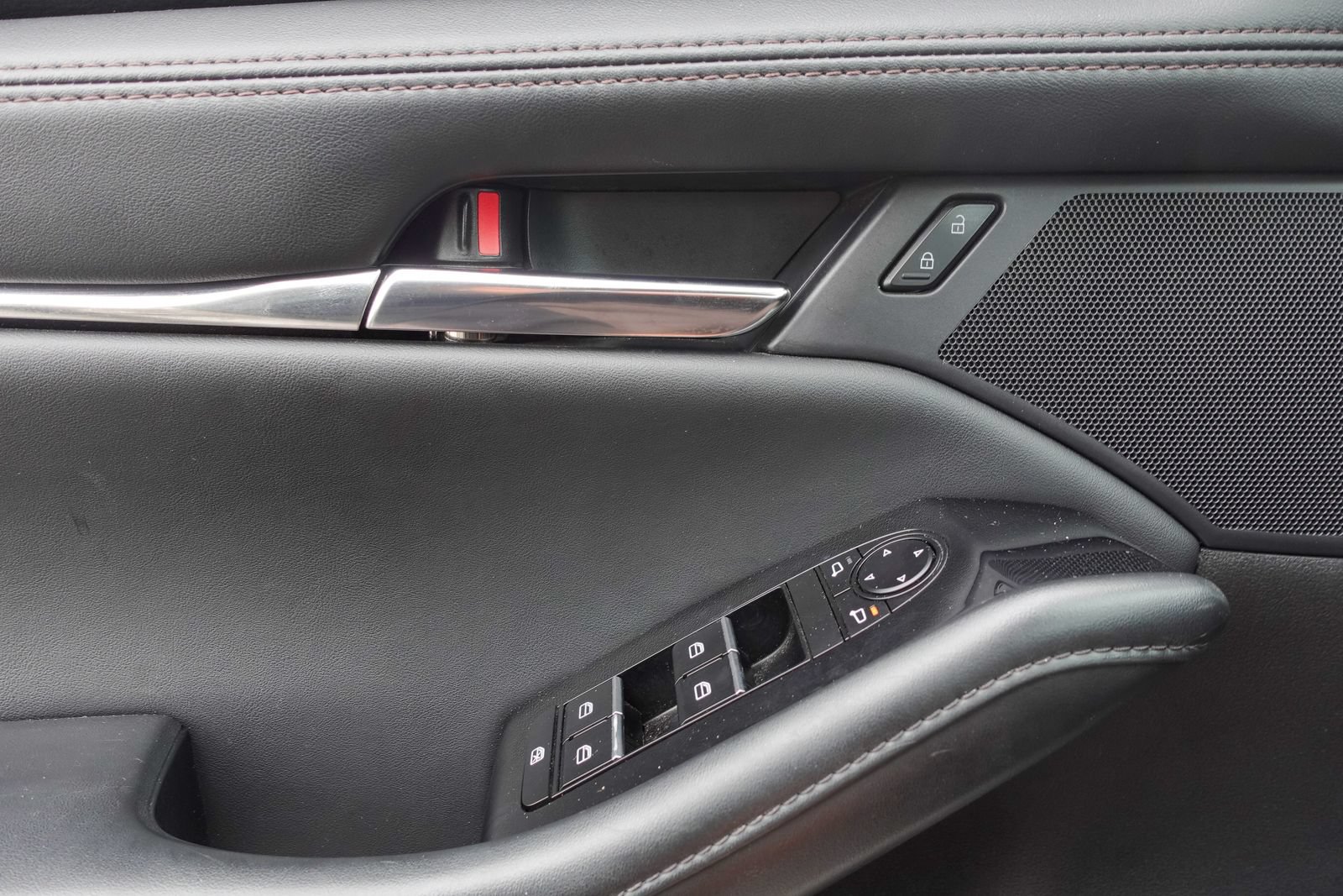 Used 2025 MAZDA MAZDA3 s FWD image 17
