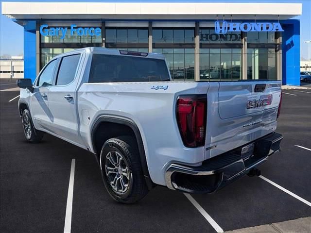 Used 2025 GMC Sierra 1500 SLT image 3