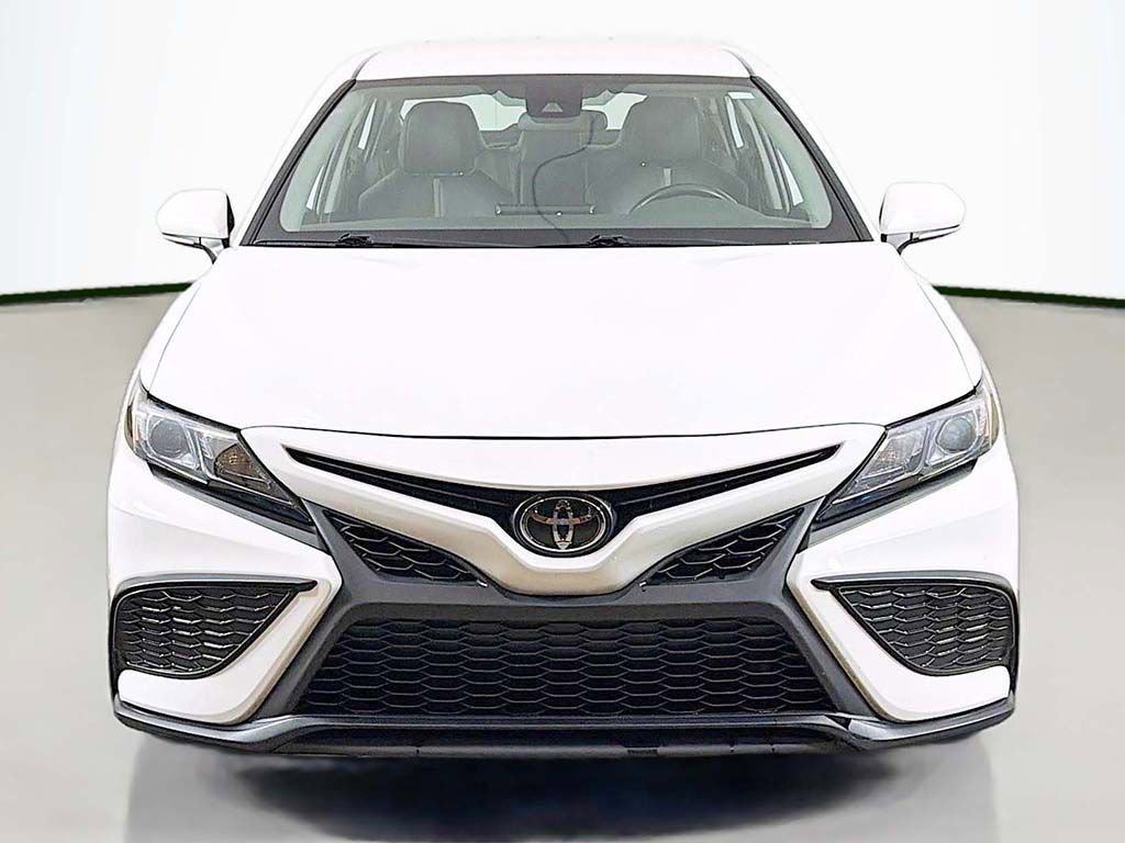 Used 2024 Toyota Camry SE FWD image 8