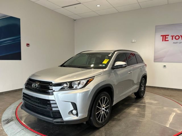Used 2018 Toyota Highlander SE FWD image 3