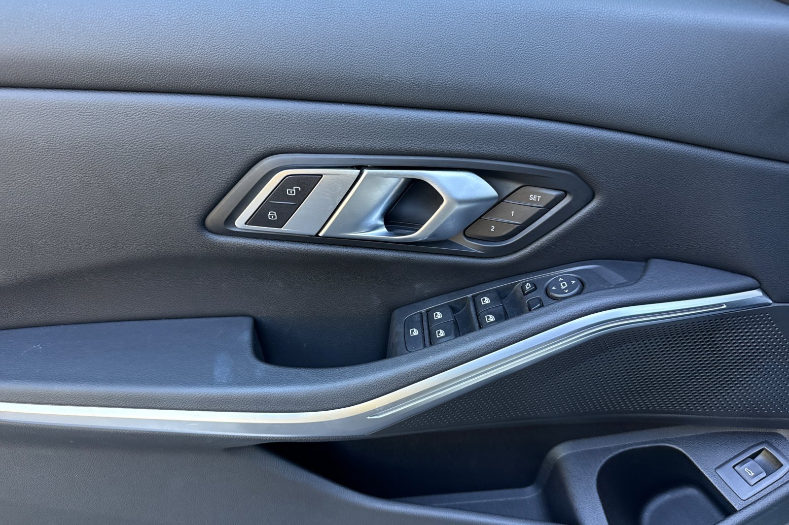 Used 2023 BMW 330i Sedan w/ Convenience Package RWD image 12