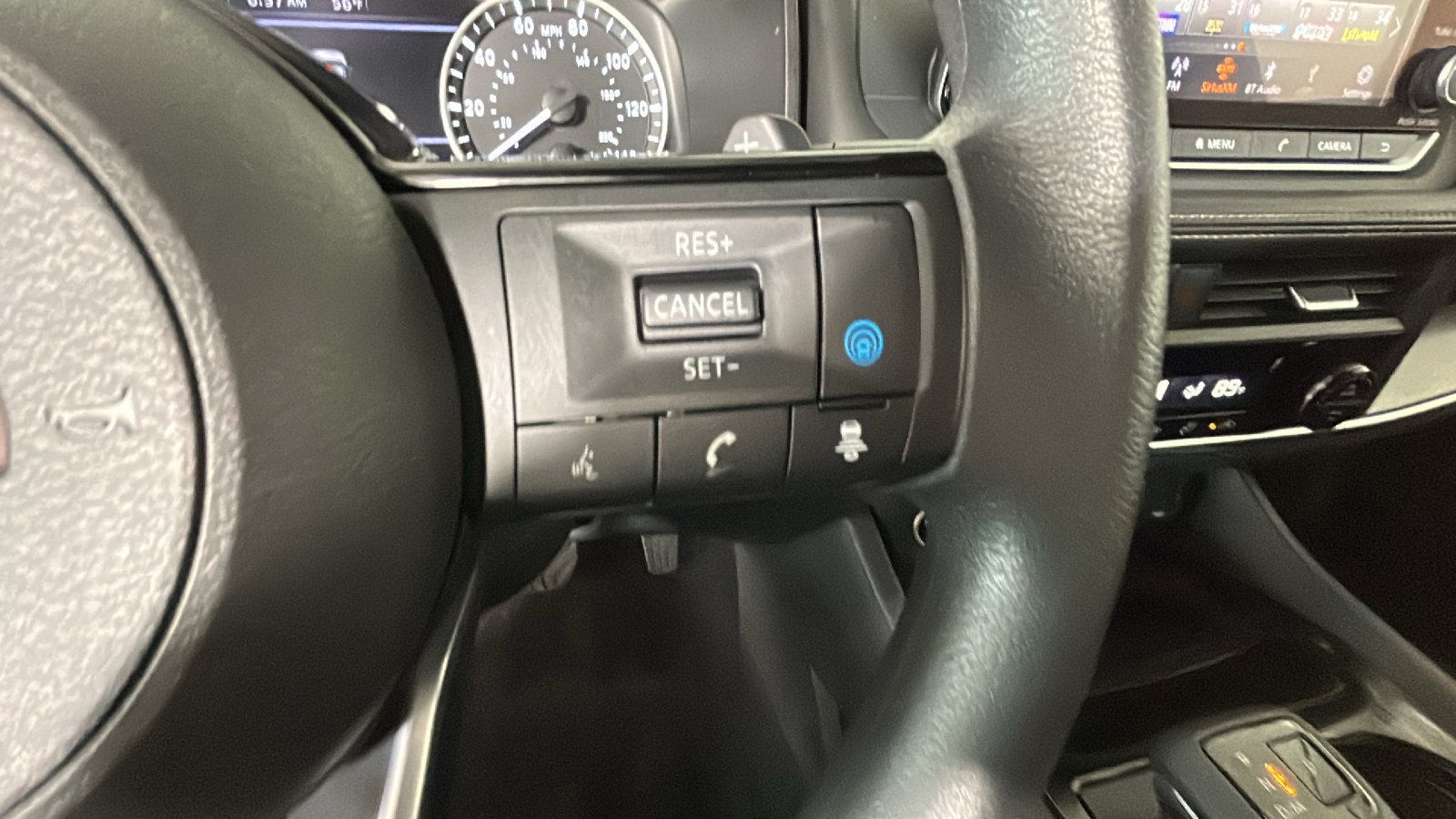 Used 2023 Nissan Rogue SV AWD/4WD image 21