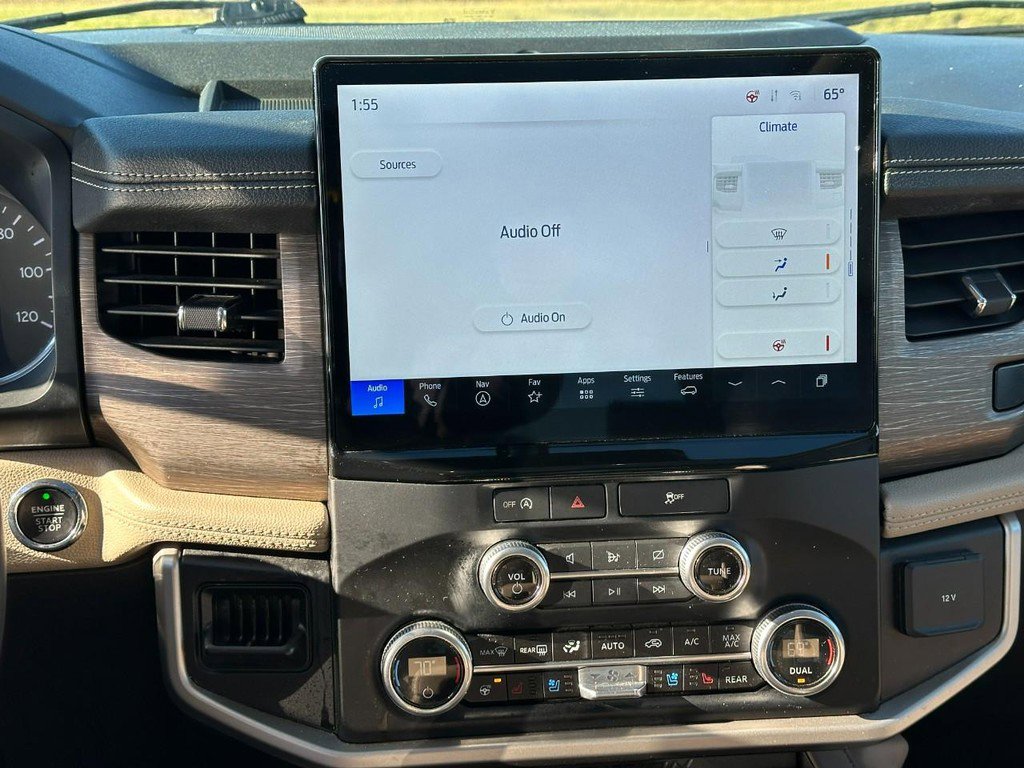 Used 2024 Ford Expedition Limited image 16