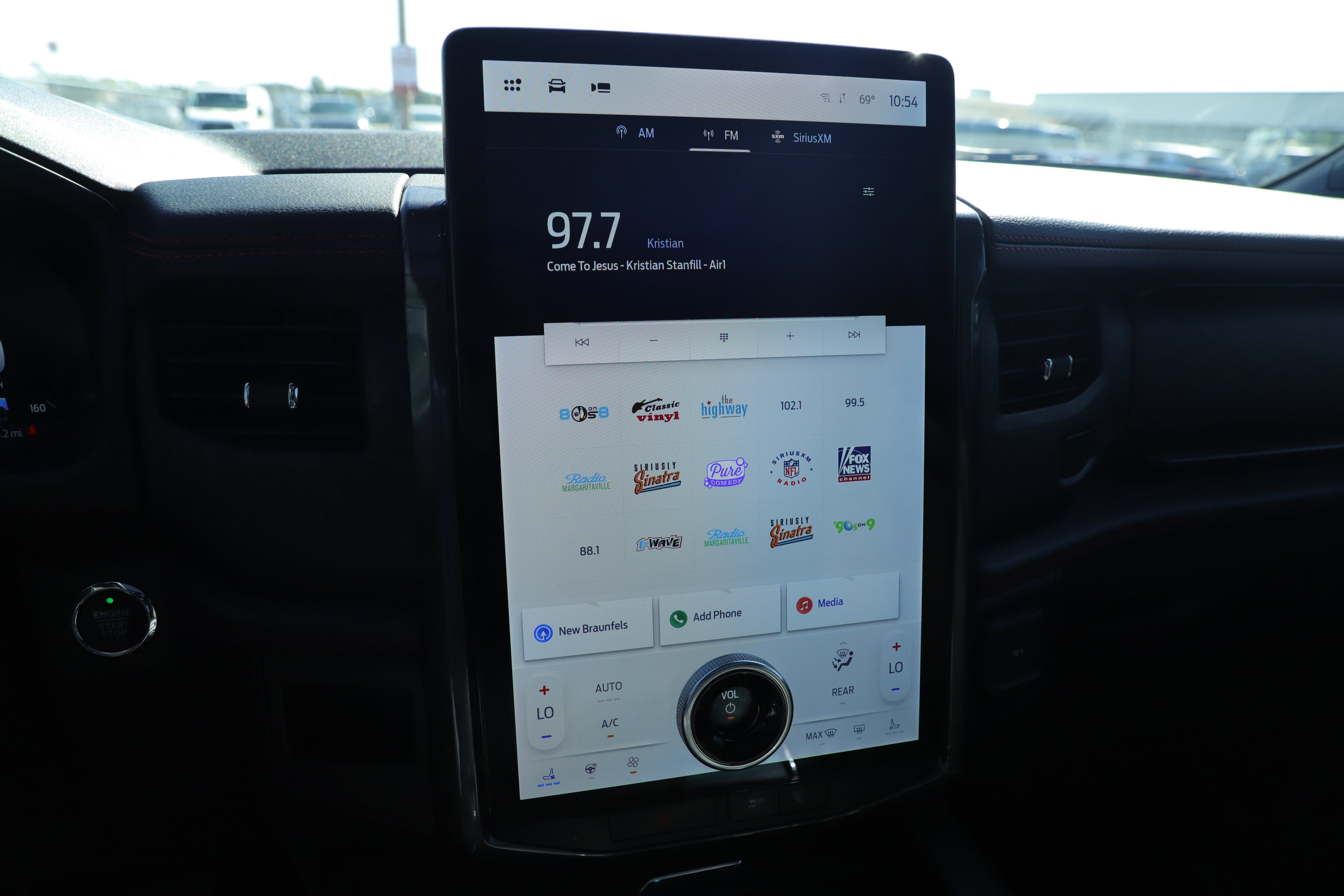 Used 2022 Ford Expedition Limited image 14