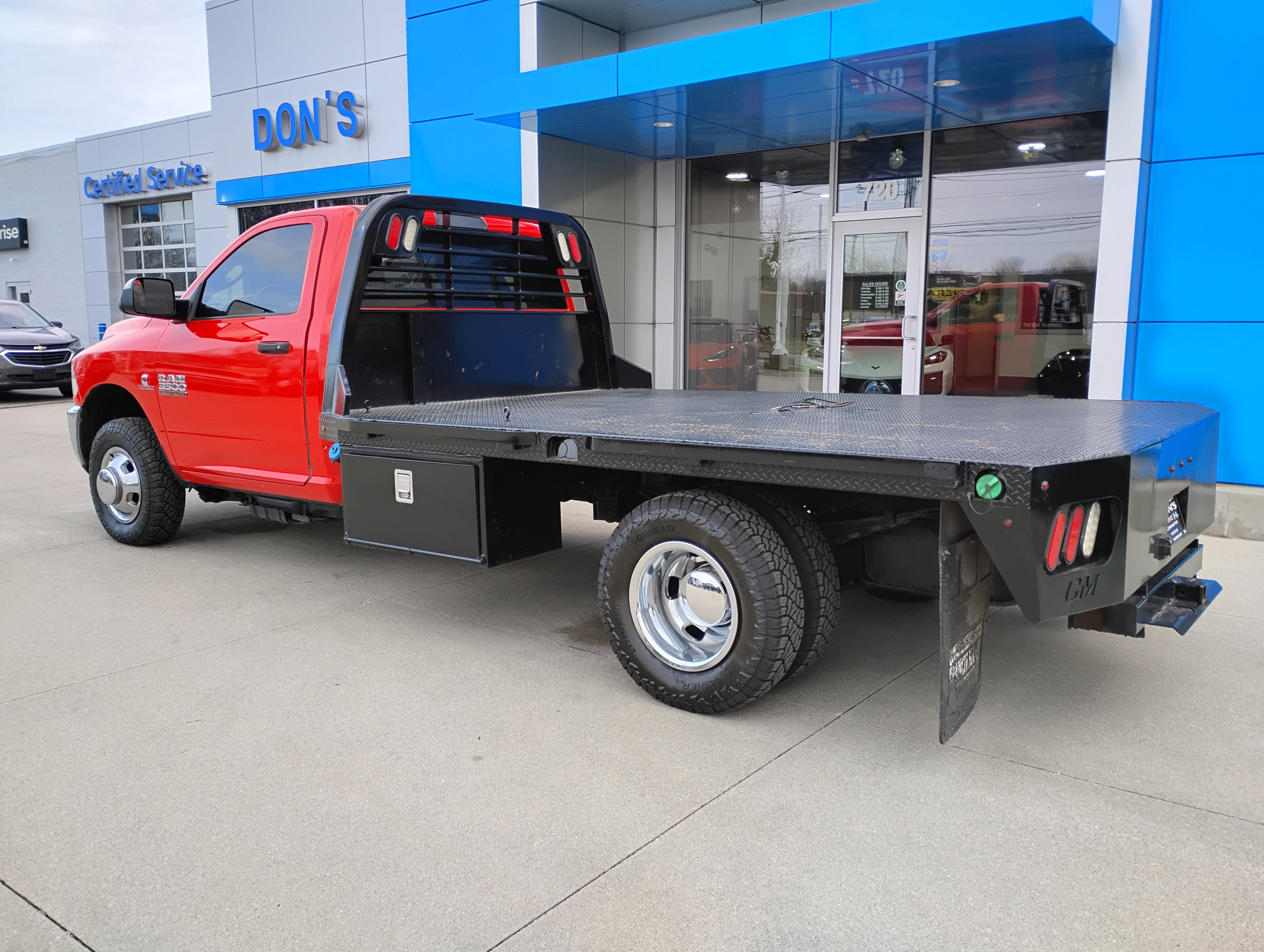 Used 2017 RAM 3500 Tradesman w/ Chrome Appearance Group image 2