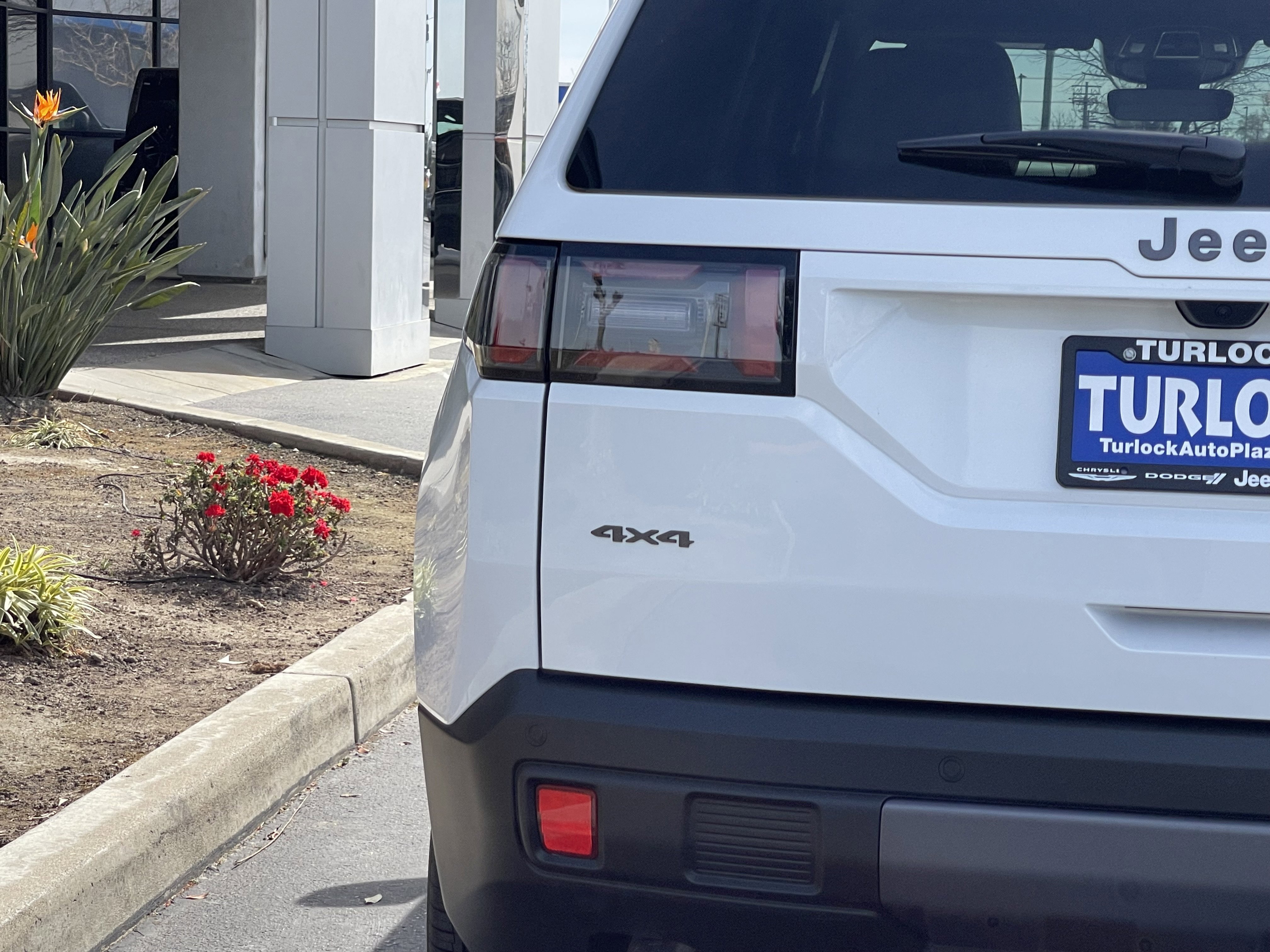 New 2026 Jeep Cherokee Laredo AWD/4WD image 13