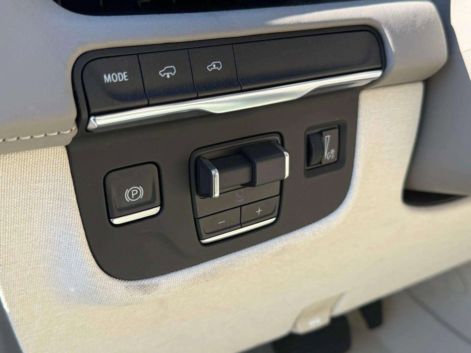 Used 2024 Cadillac Escalade ESV Sport Platinum w/ Heavy-Duty Trailer Package image 36