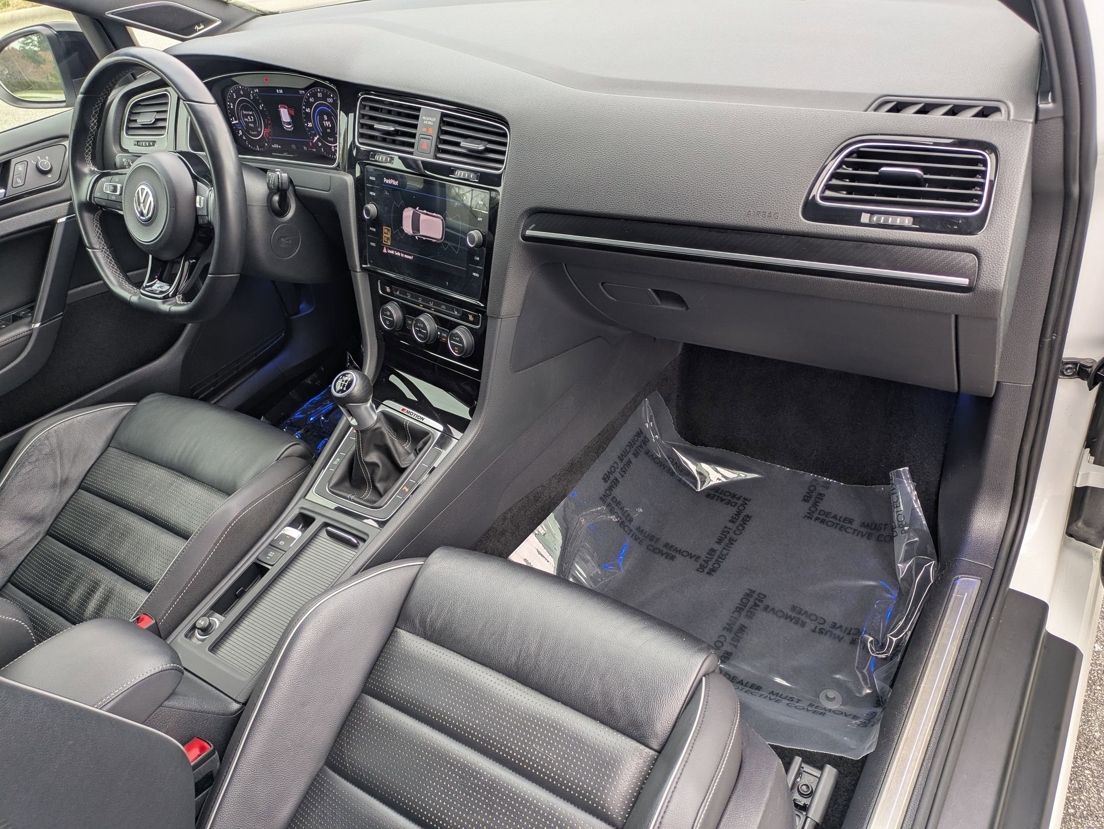 Used 2019 Volkswagen Golf R 4-Door image 26