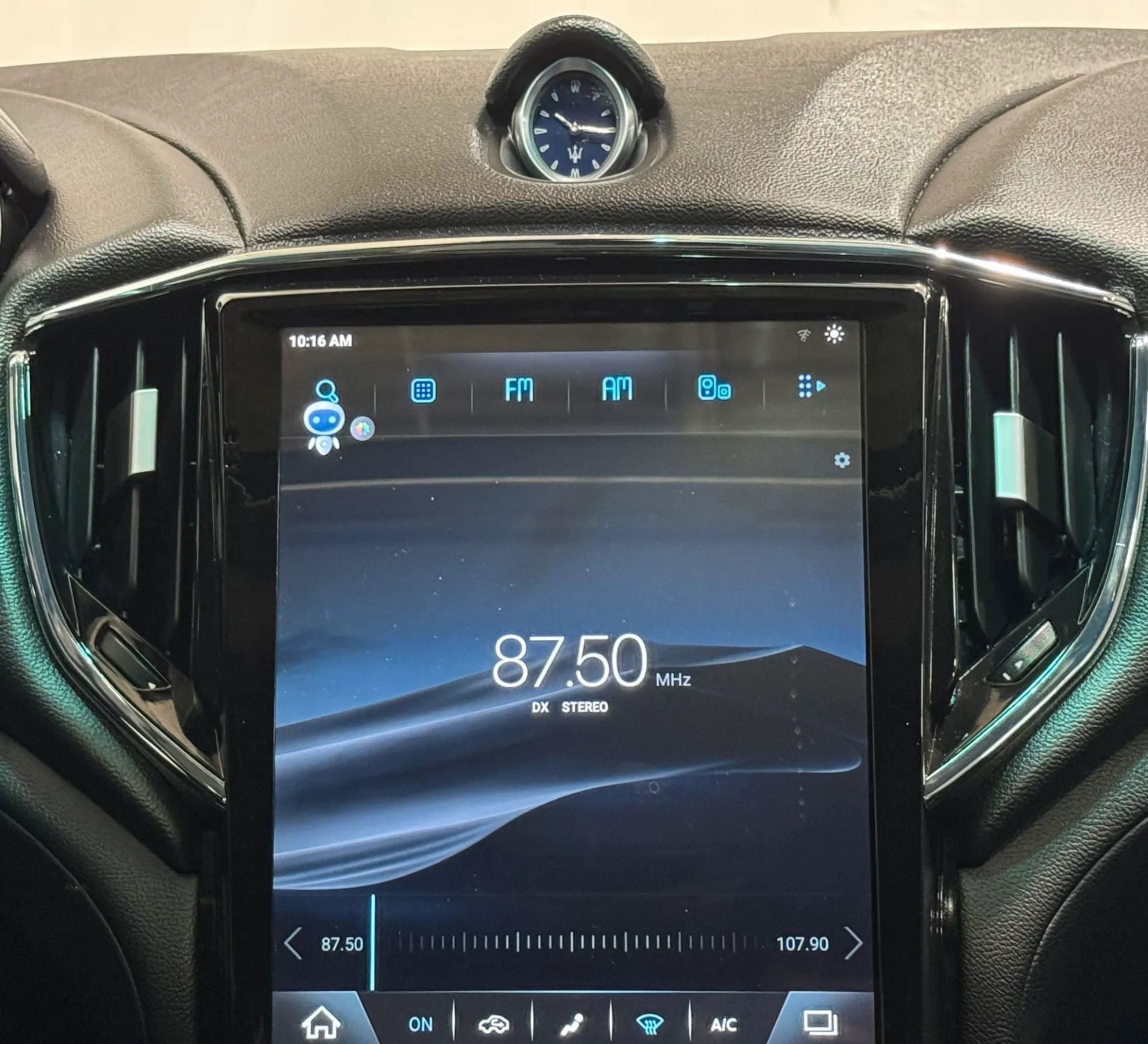 Used 2014 Maserati Ghibli S Q4 AWD/4WD image 16