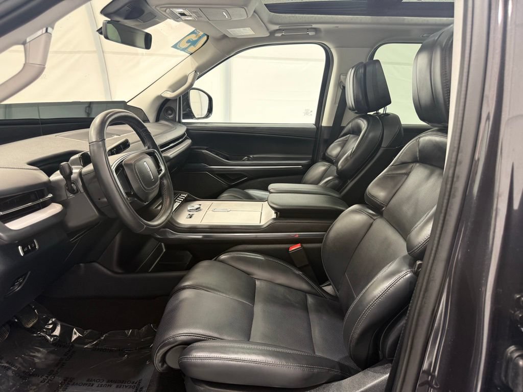 Used 2025 Lincoln Navigator L Reserve AWD/4WD image 19