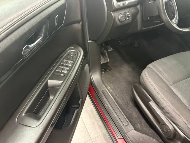 Used 2015 GMC Acadia SLE AWD/4WD image 10