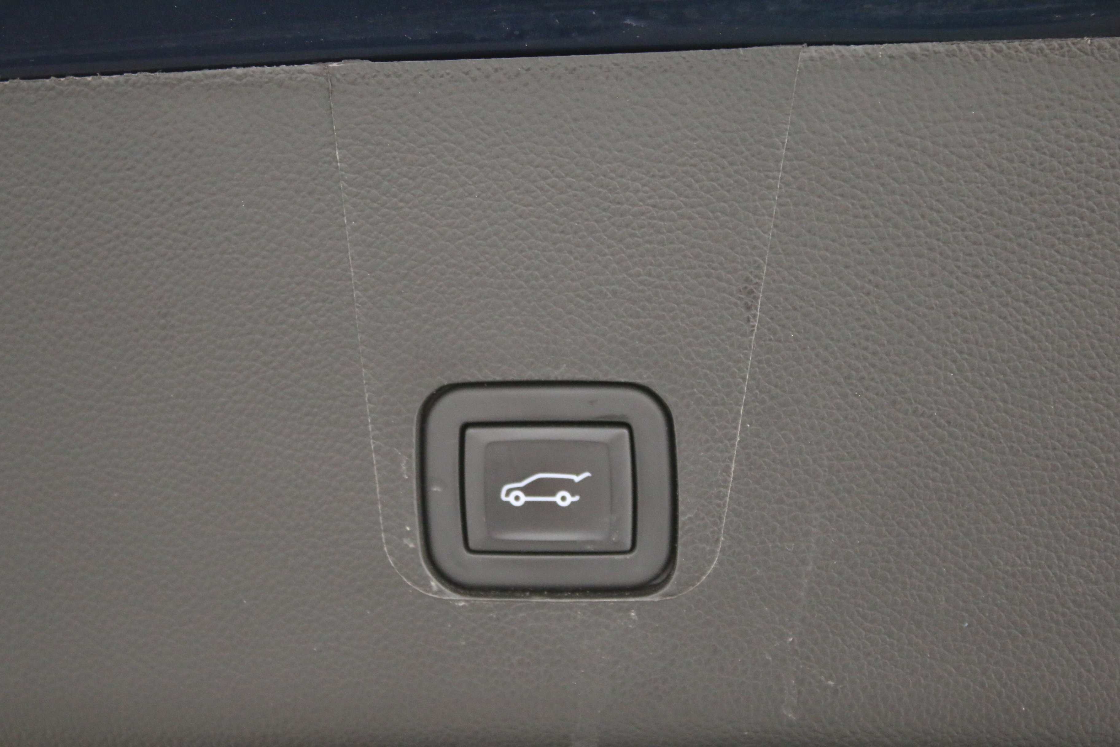 Certified 2023 Chevrolet Traverse LT w/ LPO, Floor Liner Package AWD/4WD image 26