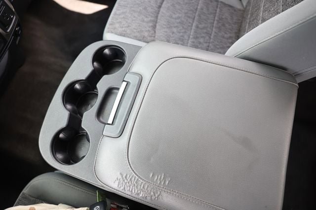 Used 2017 RAM 1500 SLT RWD image 40