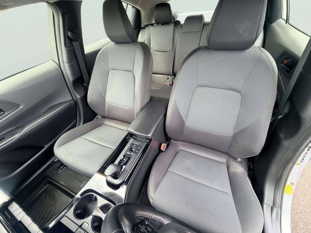 Used 2023 Toyota Prius LE FWD image 15