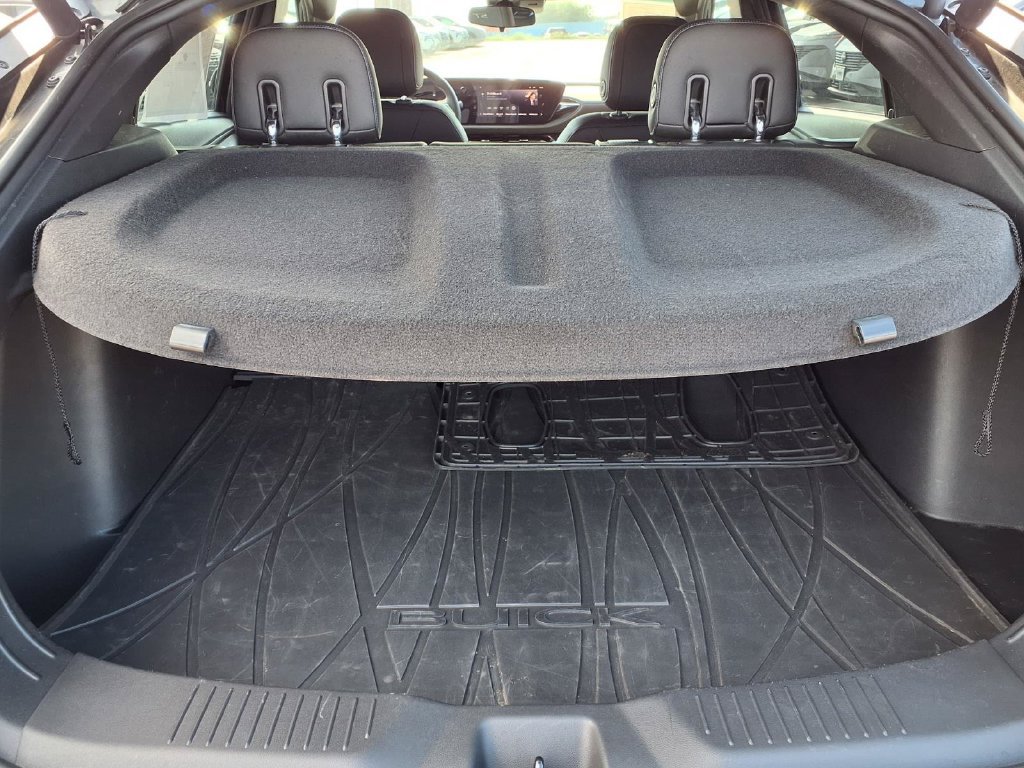 Used 2025 Buick Envista Sport Touring w/ Convenience I Package FWD image 11