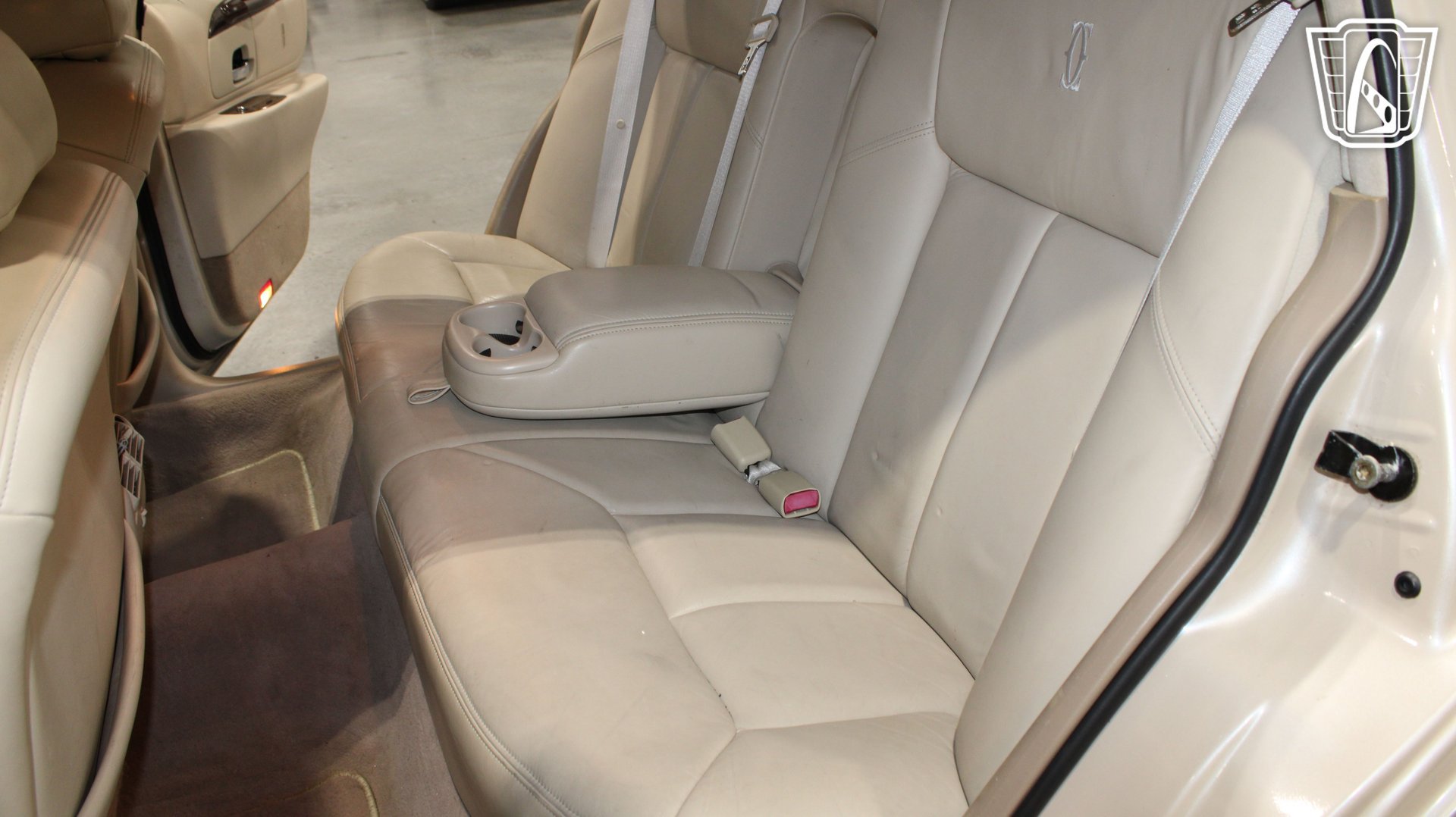 Used 1999 Lincoln Town Car Cartier RWD image 8