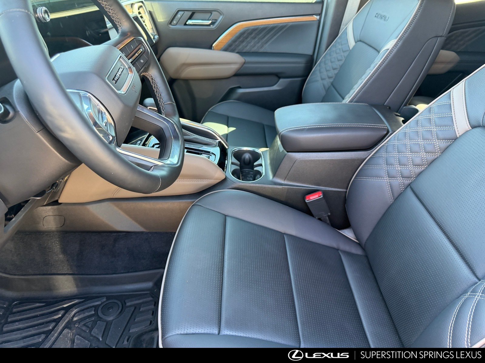 Used 2025 GMC Canyon Denali AWD/4WD image 8