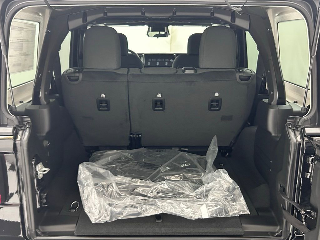 New 2026 Jeep Wrangler Unlimited Rubicon image 9