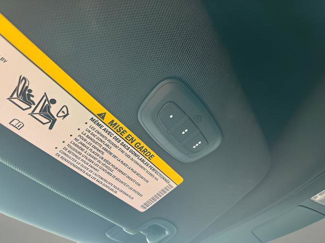 Used 2025 Chrysler Pacifica Select FWD image 25