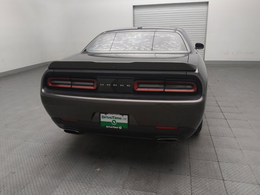 Used 2018 Dodge Challenger SXT RWD image 7