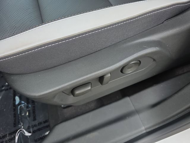 Used 2025 Buick Envision Sport Touring AWD/4WD image 24