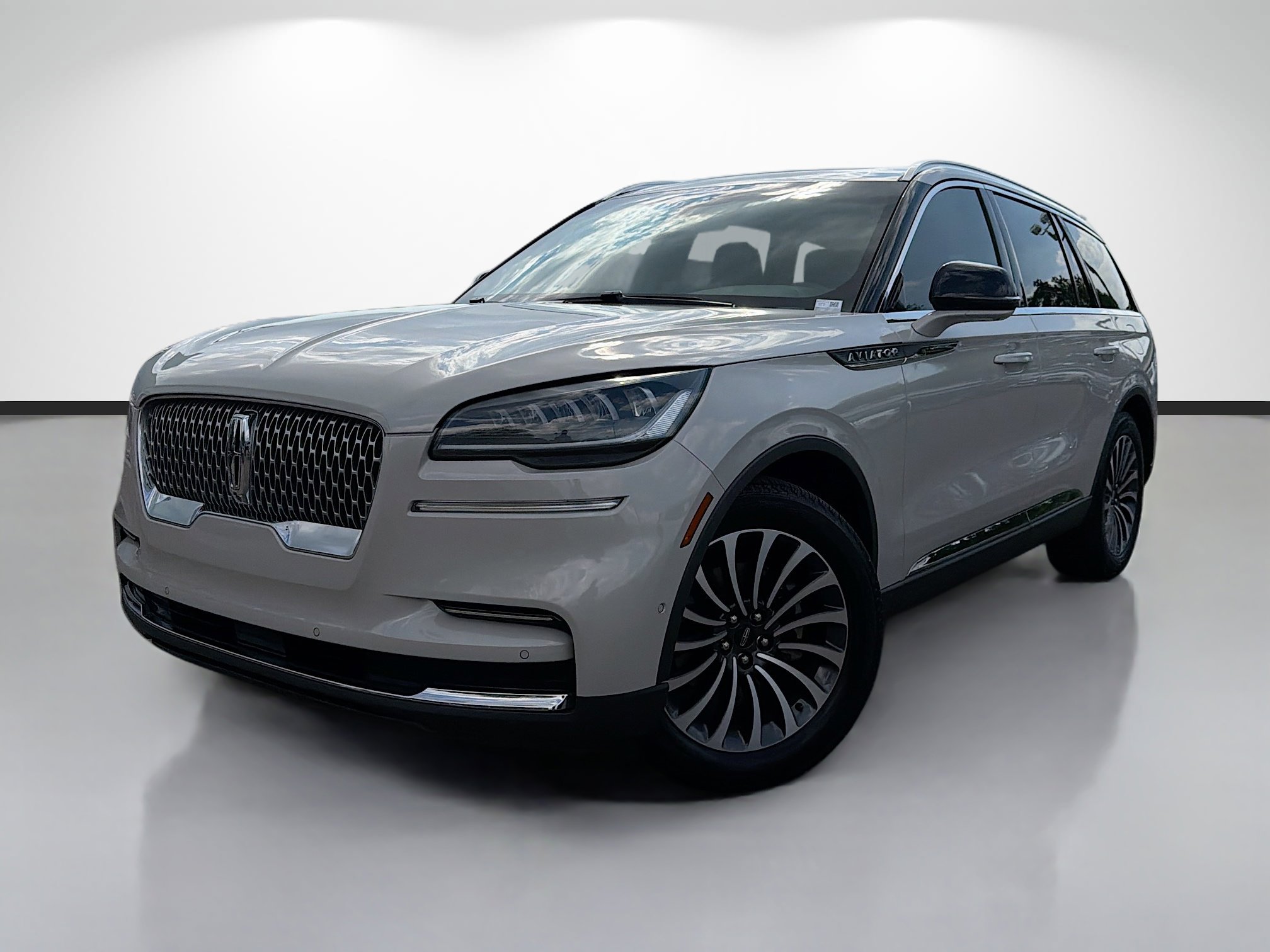 Used 2024 Lincoln Aviator Reserve w/ Equipment Group 201A RWD image 1