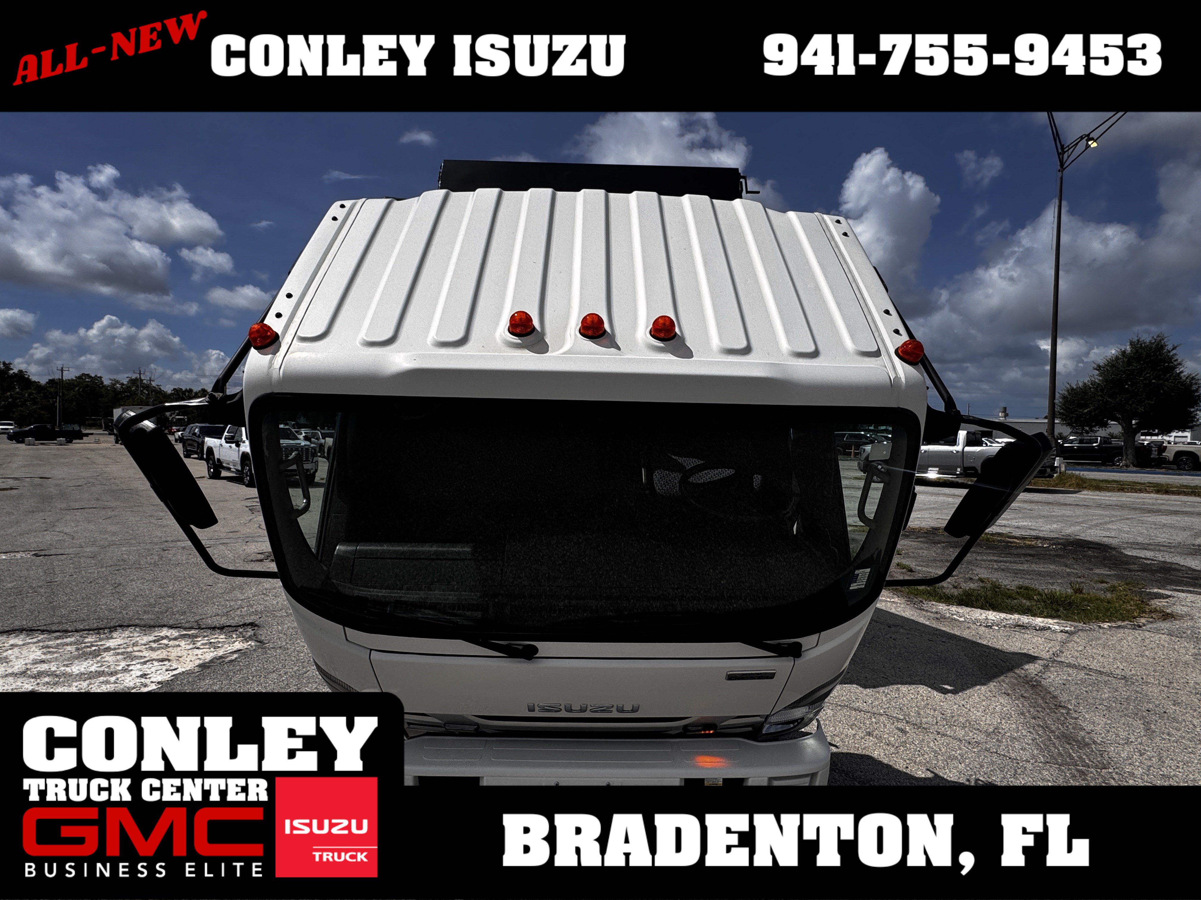Used 2023 Isuzu NPR RWD image 14