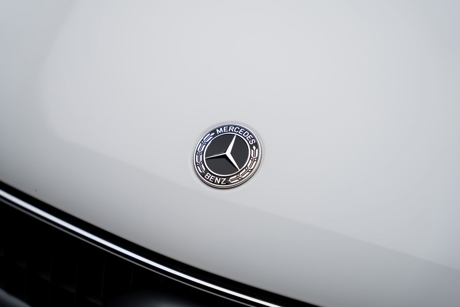 Used 2025 Mercedes-Benz GLC 350e 4MATIC image 13