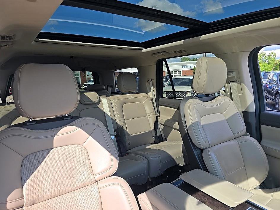 Used 2024 Lincoln Navigator Premiere image 39
