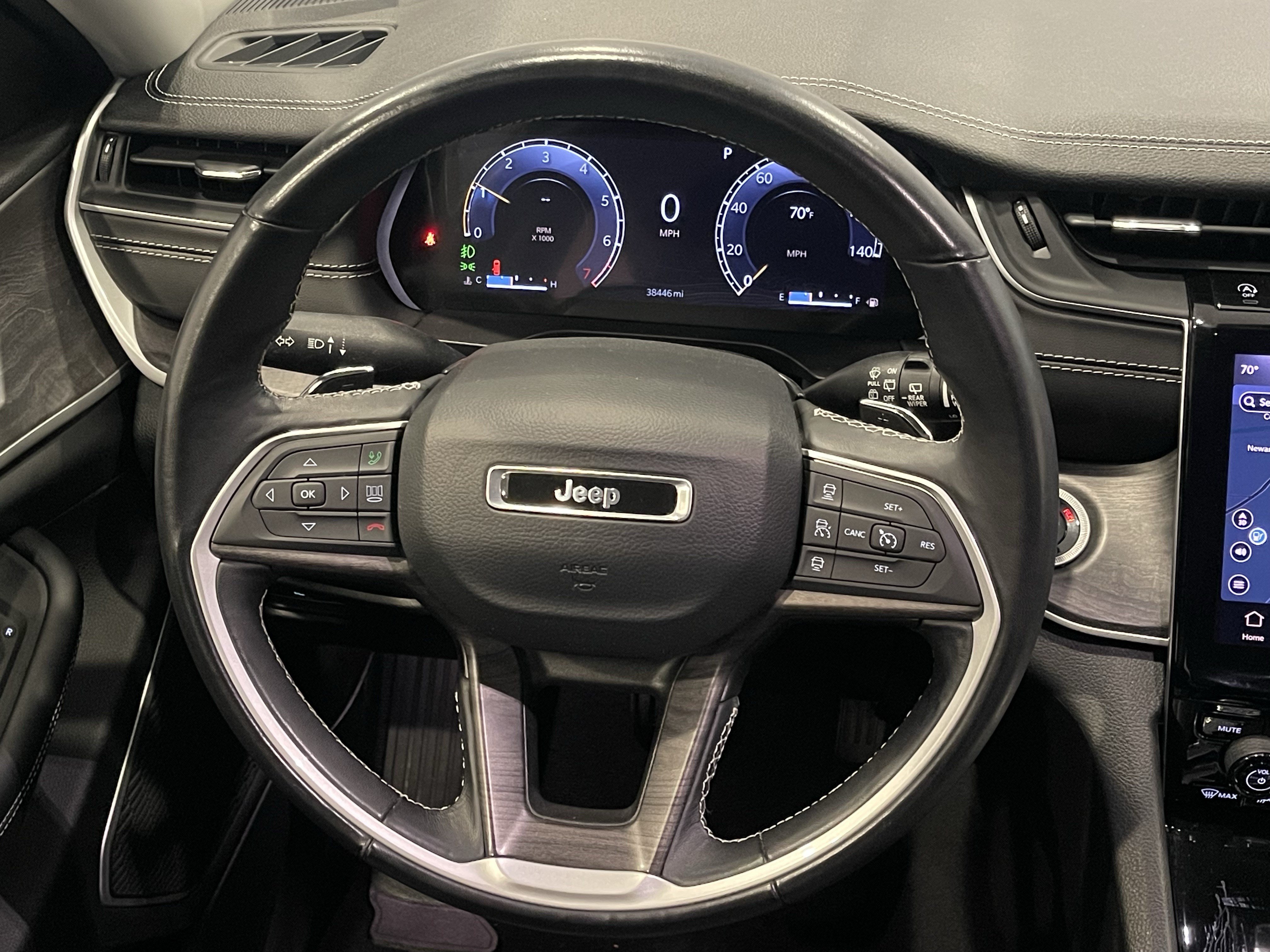 Used 2022 Jeep Grand Cherokee L Limited AWD/4WD image 19