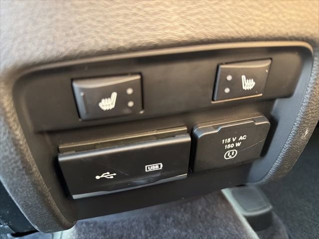 Used 2019 Jeep Cherokee Overland w/ Technology Group image 20