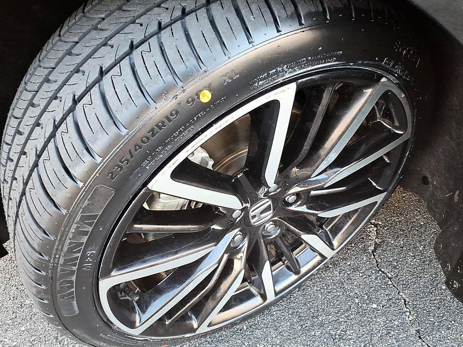 Certified 2023 Honda Accord Touring image 9