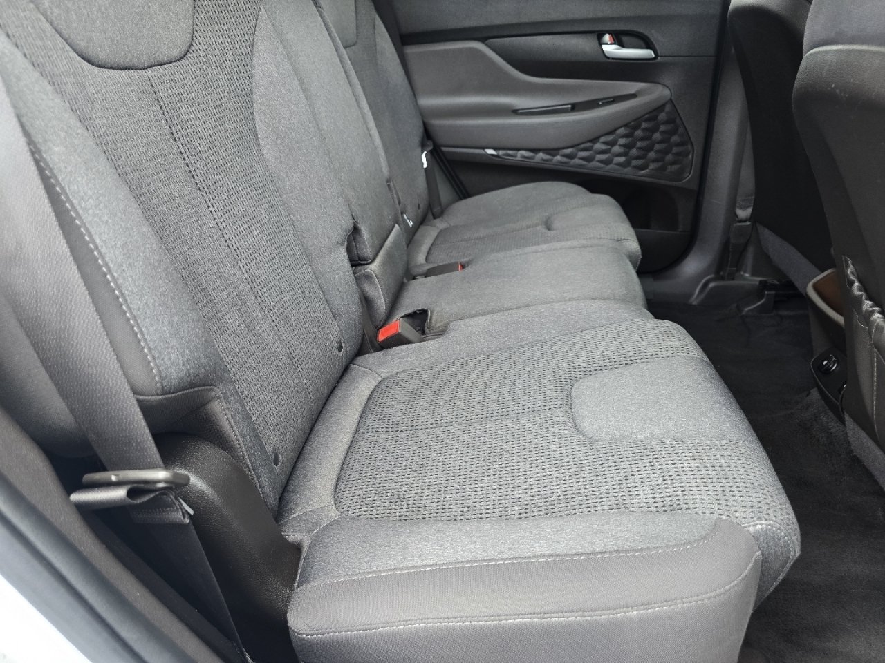 Used 2020 Hyundai Santa Fe SEL FWD image 17