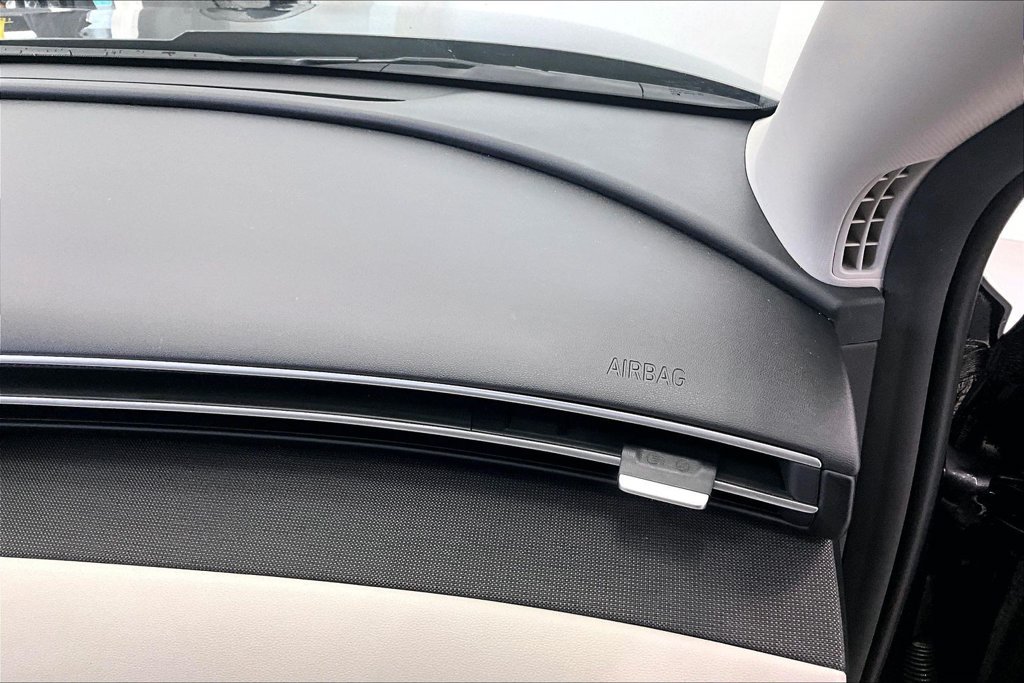 Certified 2022 Hyundai Tucson Limited AWD/4WD image 16