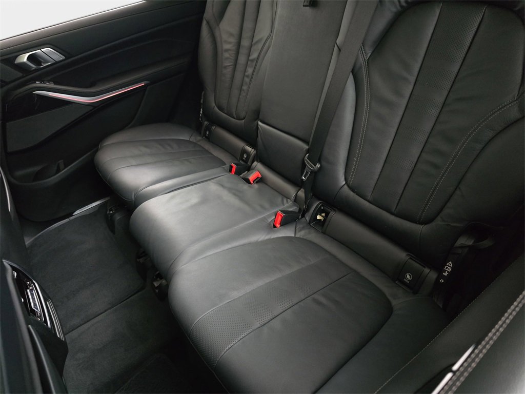 Used 2019 BMW X7 xDrive50i w/ M Sport Package image 18