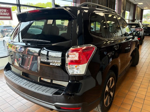 Used 2017 Subaru Forester 2.5i Premium w/ Popular Package #2A AWD/4WD image 10