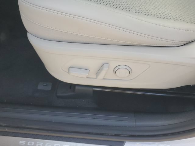 Certified 2023 Kia Sorento SX FWD image 21