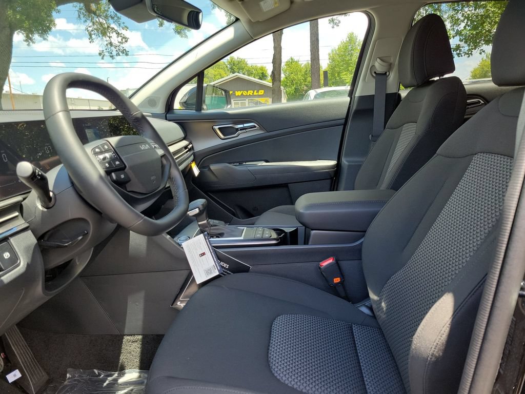 New 2026 Kia Sportage LX w/ LX Convenience Package FWD image 5