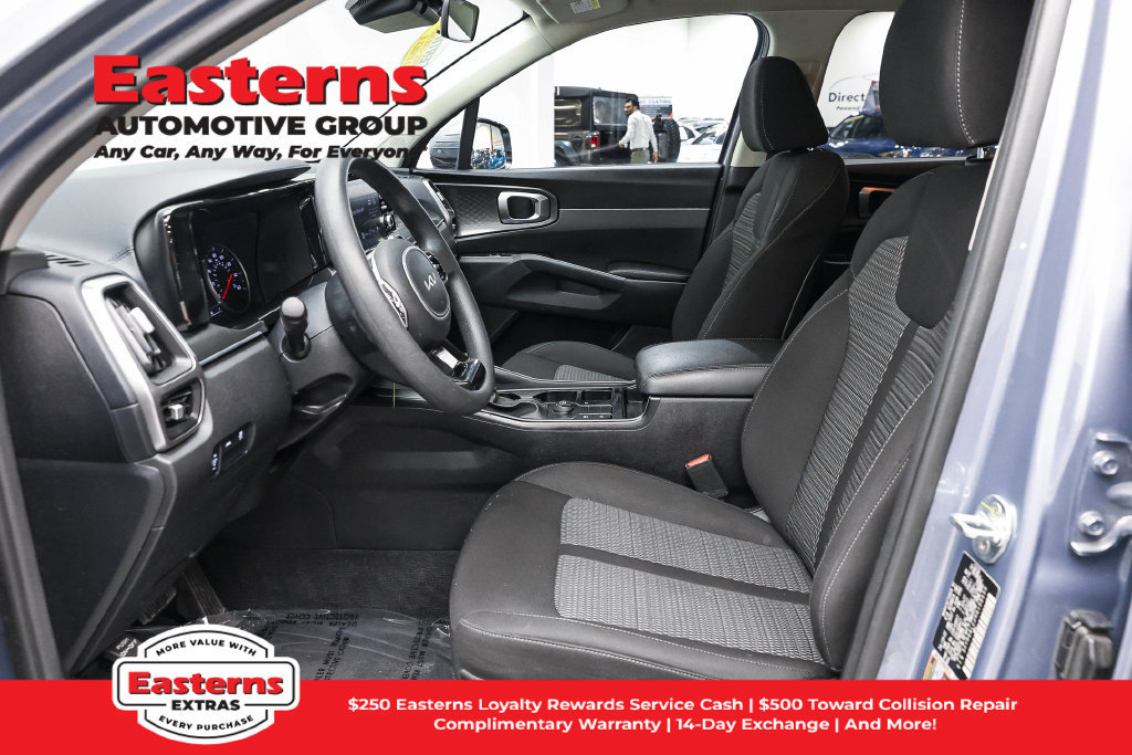 Used 2022 Kia Sorento LX FWD image 14