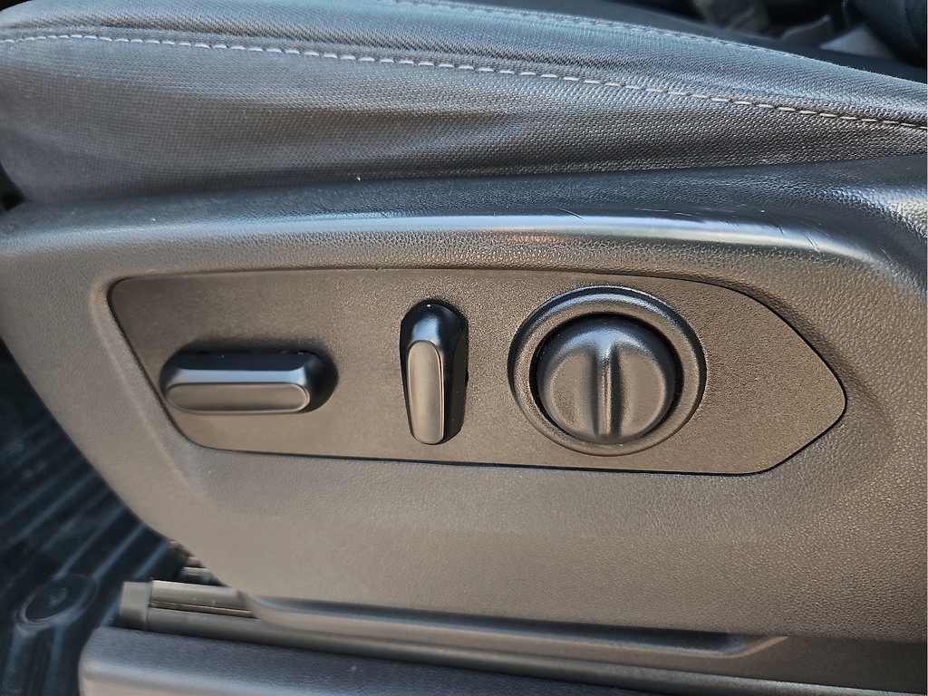 Used 2019 Chevrolet Silverado 1500 LT w/ Texas Edition RWD image 14