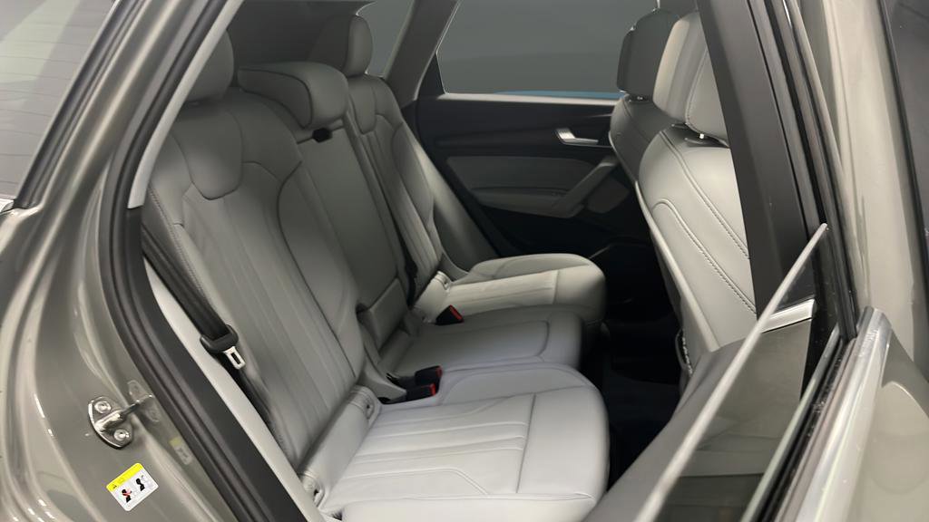Used 2024 Audi Q5 2.0T Premium w/ Convenience Package image 33