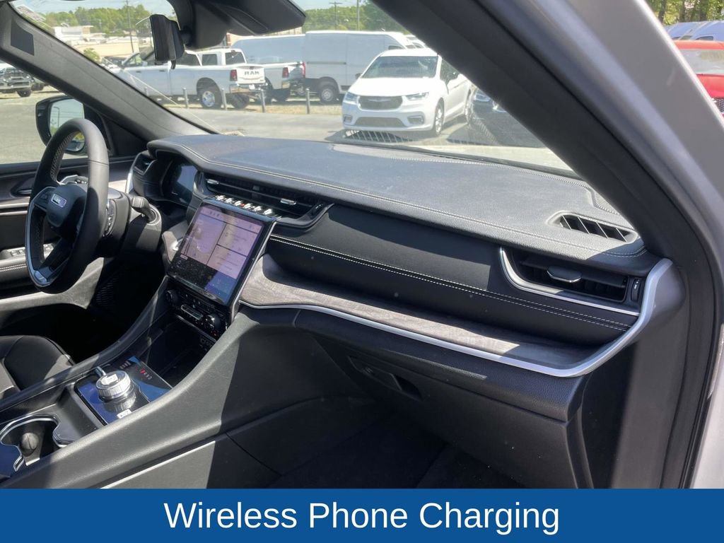 Certified 2025 Jeep Grand Cherokee Limited w/ Luxury Tech Group II image 15