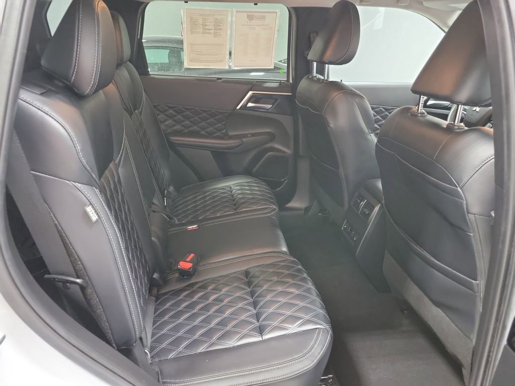 Used 2024 Mitsubishi Outlander SEL image 36