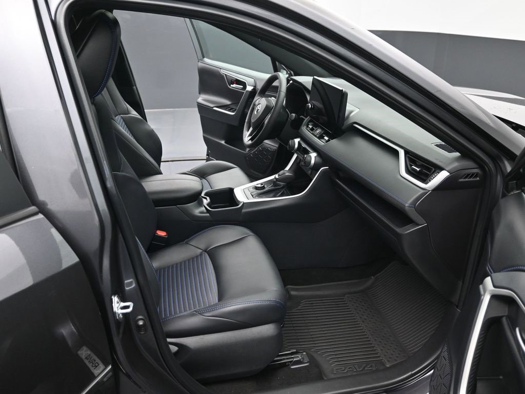 Used 2025 Toyota RAV4 XSE w/ Weather Package image 35