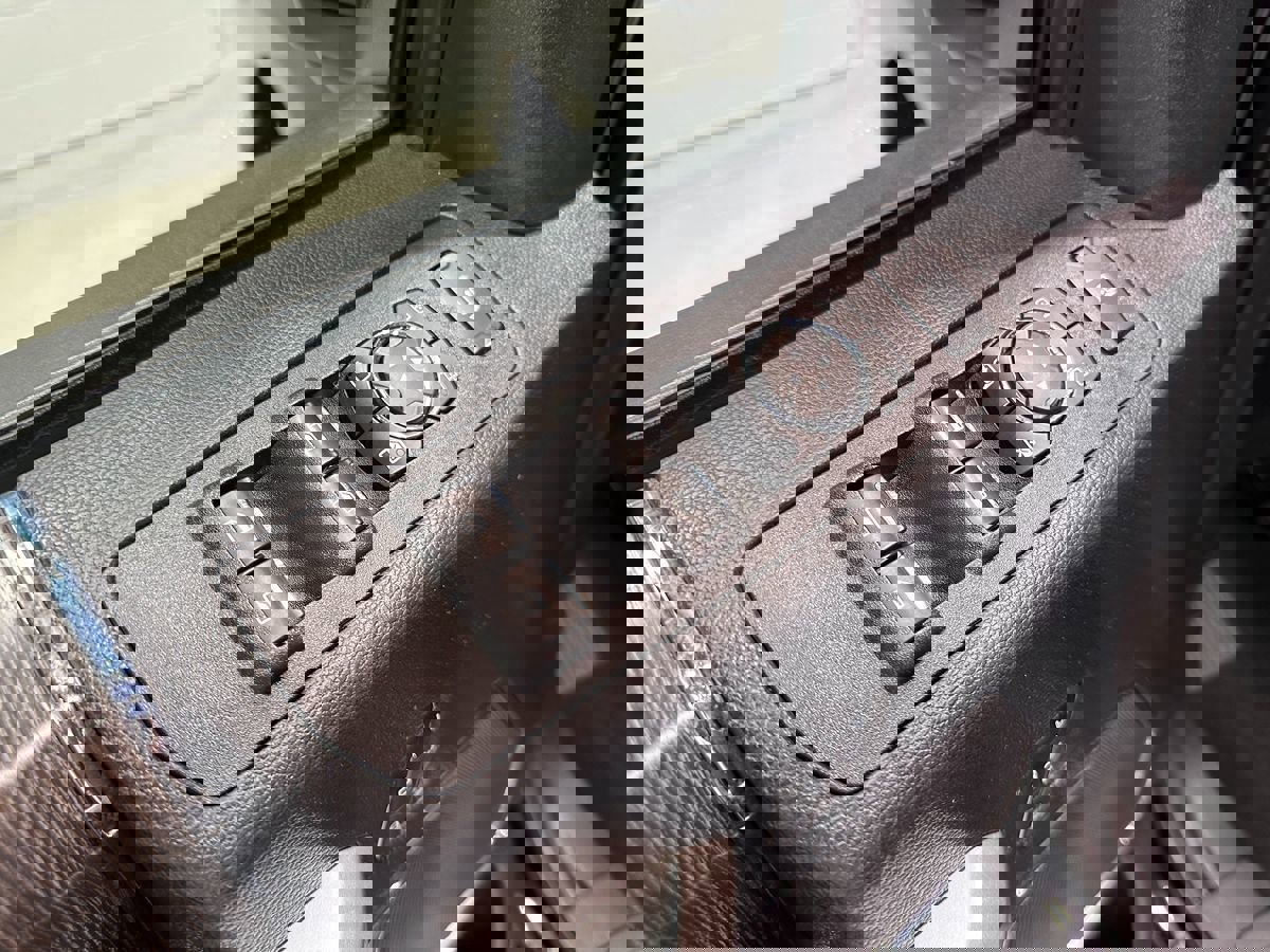 Used 2021 Ford F350 Lariat image 23