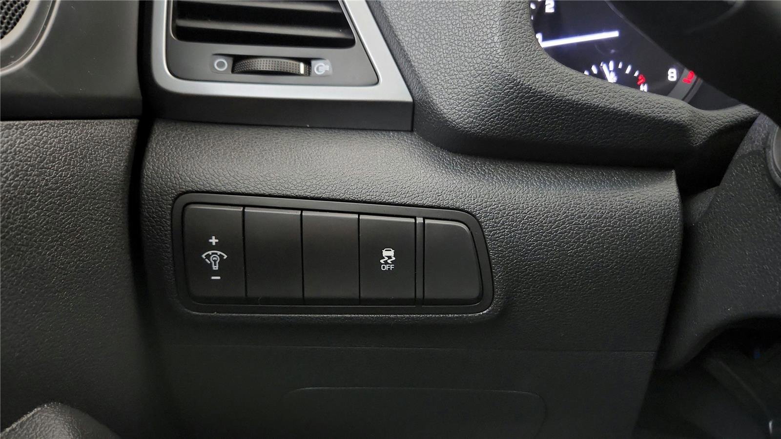 Used 2018 Hyundai Tucson SE AWD/4WD image 32