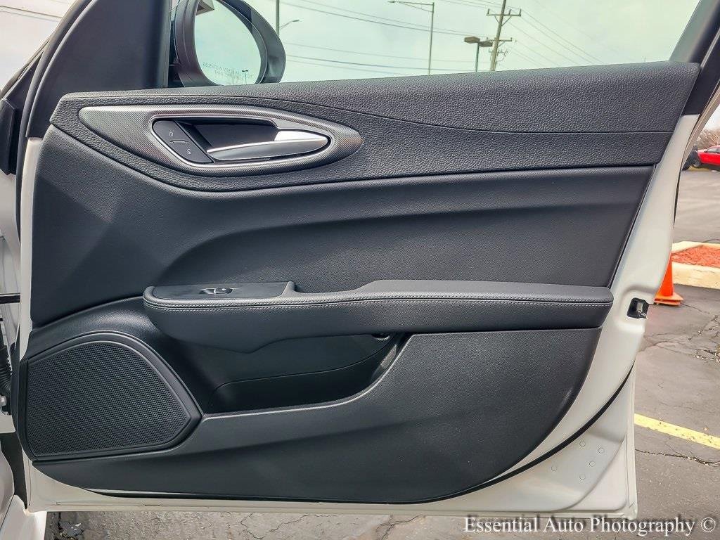 New 2025 Alfa Romeo Giulia AWD w/ Veloce Package AWD image 22