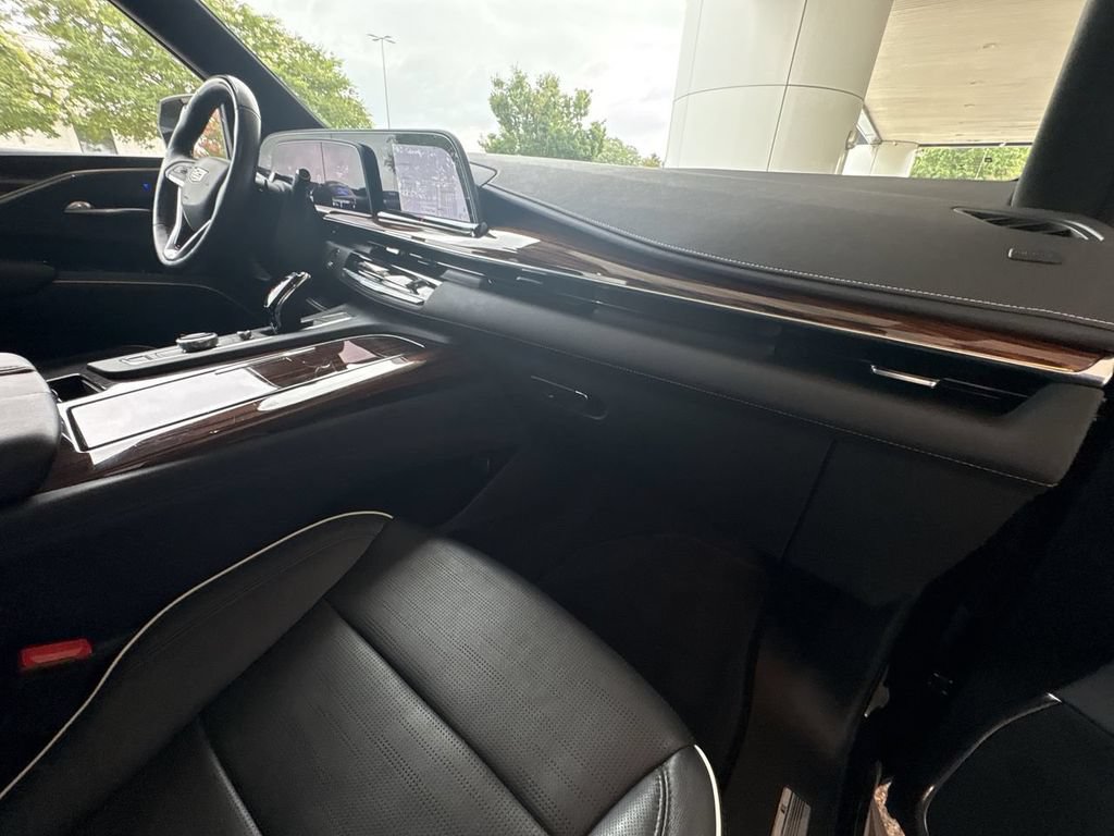 Certified 2023 Cadillac Escalade Premium Luxury AWD/4WD image 30