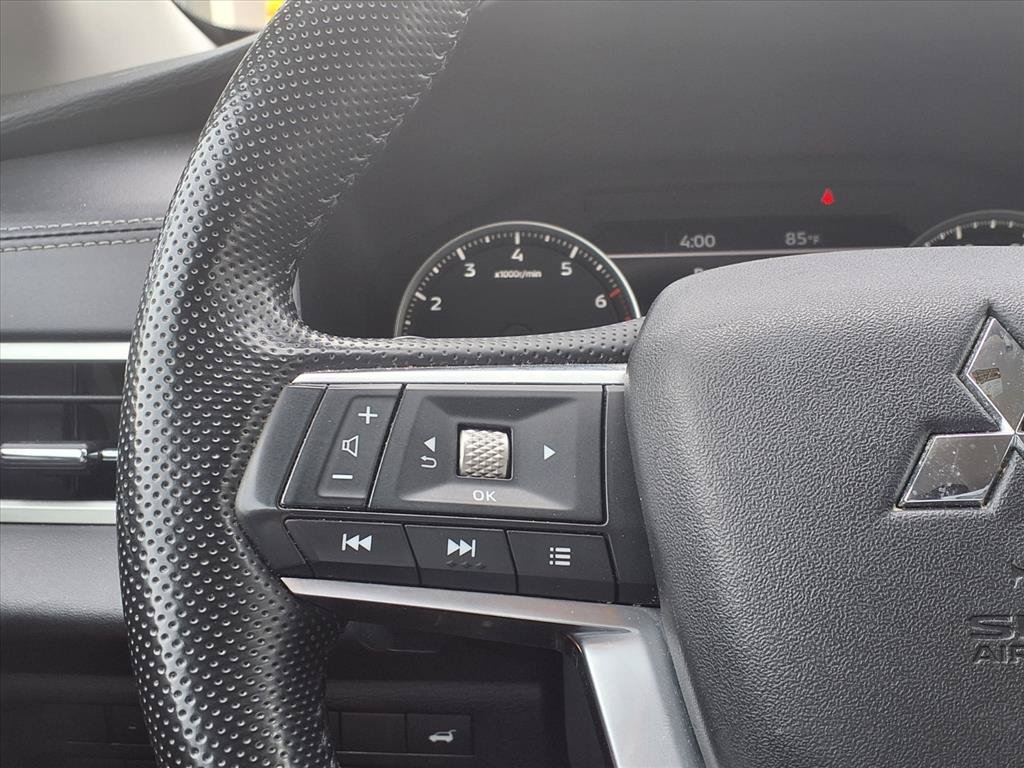 Used 2024 Mitsubishi Outlander SE AWD/4WD image 25